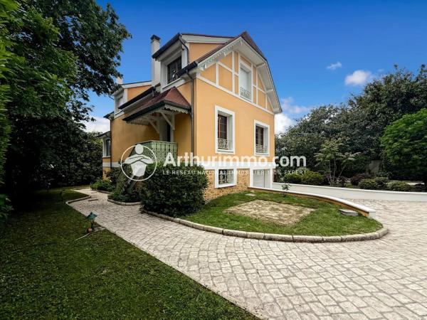 Vente                                                      Maison
                        
                     6 pièces                      202 m2                     à Soisy-sur-Seine