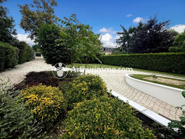 Vente                                                      Maison
                        
                     6 pièces                      202 m2                     à Soisy-sur-Seine