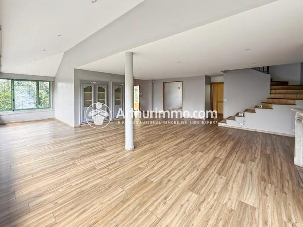 Vente                                                      Maison
                        
                     6 pièces                      202 m2                     à Soisy-sur-Seine