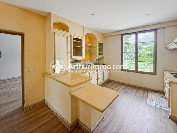Vente                                                      Maison
                        
                     6 pièces                      202 m2                     à Soisy-sur-Seine