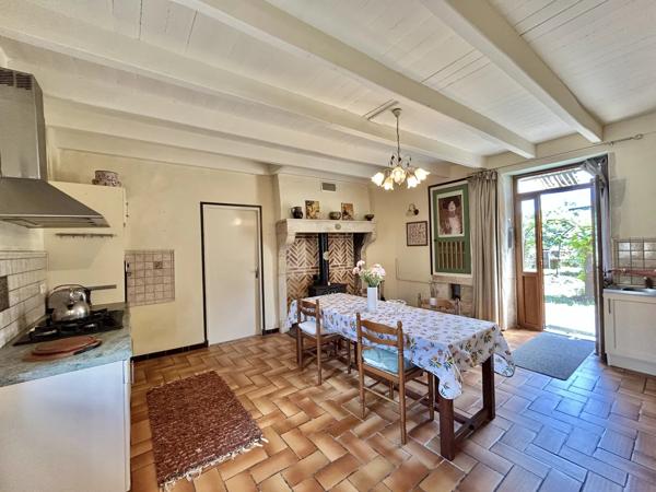 Ferme indépendante de 3 chambres - Près du village populaire de Civray