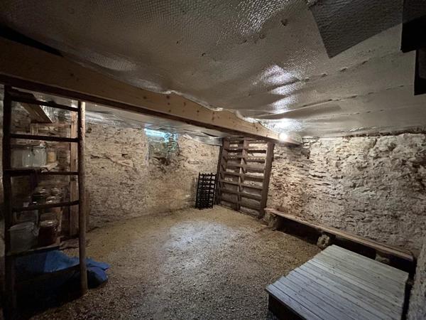 Ferme indépendante de 3 chambres - Près du village populaire de Civray