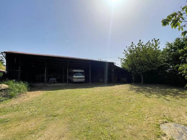Ferme indépendante de 3 chambres - Près du village populaire de Civray