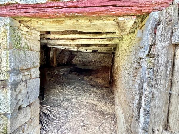 Ferme indépendante de 3 chambres - Près du village populaire de Civray