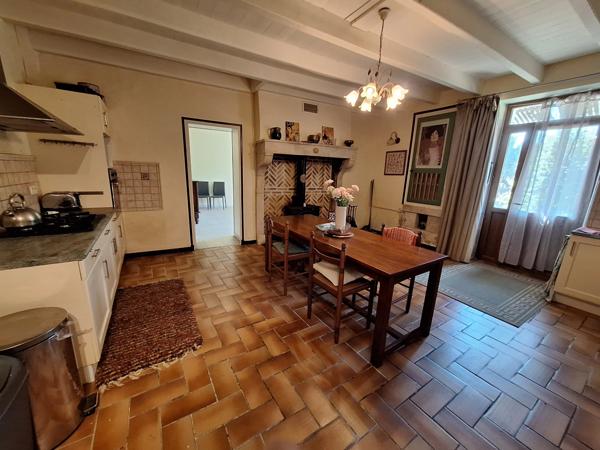 Ferme indépendante de 3 chambres - Près du village populaire de Civray