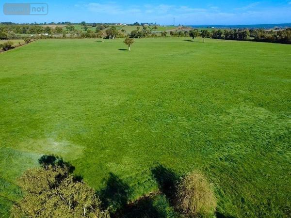 Bâtiment agricole à vendre à Saint-Georges-de-Poisieux dans le Cher (18200), ref : 25055