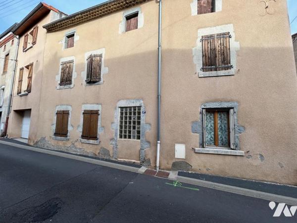 Maison de bourg avec grange