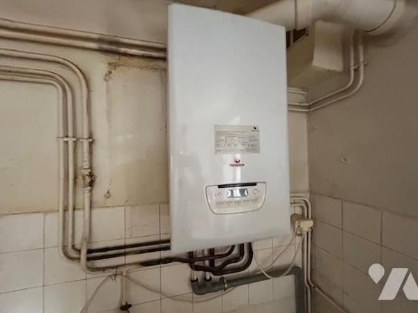 Maison de bourg avec grange