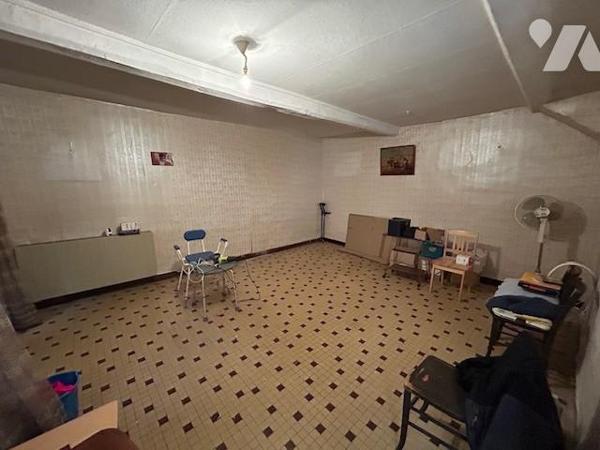 Maison de bourg avec grange