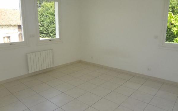 Maison à louer    5 pièces •  Verneuil-sur-Vienne