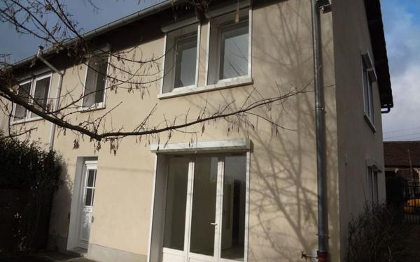 Maison à louer    5 pièces •  Verneuil-sur-Vienne