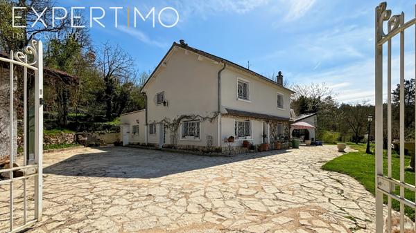 Étampes (91150) A VENDRE Propriété 170 m² (surface total 220 m²) piscine sur 3200 m² de terrain dans environnement rare et rec