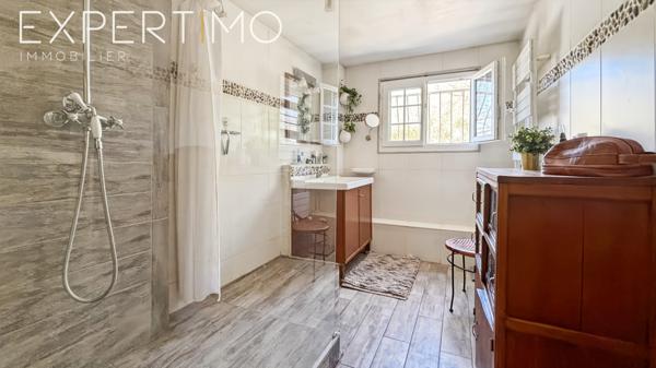 Étampes (91150) A VENDRE Propriété 170 m² (surface total 220 m²) piscine sur 3200 m² de terrain dans environnement rare et rec