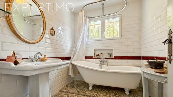 Étampes (91150) A VENDRE Propriété 170 m² (surface total 220 m²) piscine sur 3200 m² de terrain dans environnement rare et rec