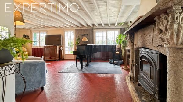 Étampes (91150) A VENDRE Propriété 170 m² (surface total 220 m²) piscine sur 3200 m² de terrain dans environnement rare et rec