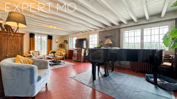 Étampes (91150) A VENDRE Propriété 170 m² (surface total 220 m²) piscine sur 3200 m² de terrain dans environnement rare et rec