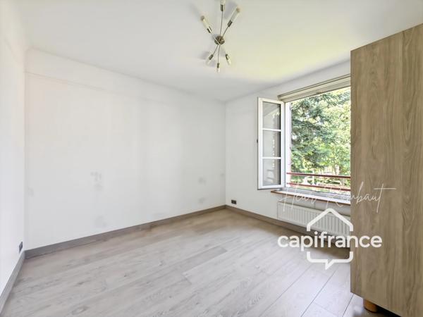 GIF-SUR-YVETTE CENTRE Superbe 3 pièces de près de 90 m² dans un écrin de verdure