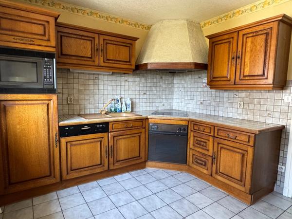 REMARQUABLE MAISON, 4 CHAMBRES & GRAND JARDIN CLOS