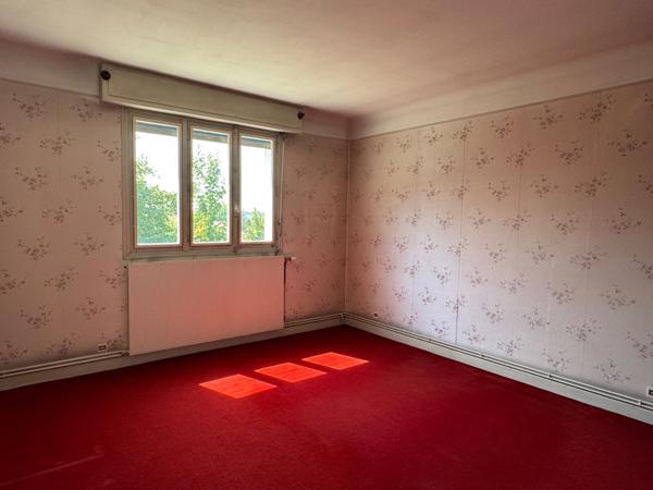 REMARQUABLE MAISON, 4 CHAMBRES & GRAND JARDIN CLOS