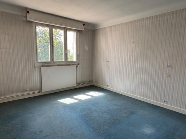 REMARQUABLE MAISON, 4 CHAMBRES & GRAND JARDIN CLOS