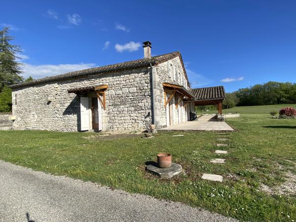 Propriété traditionnelle en pierre avec deux maisons indépendantes - idéale pour une double habitation
