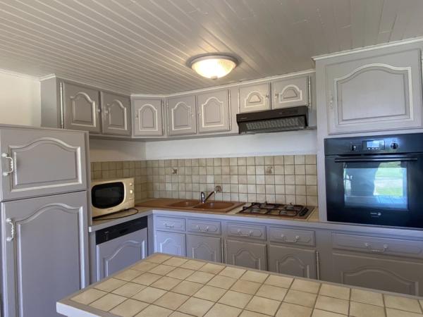 Propriété traditionnelle en pierre avec deux maisons indépendantes - idéale pour une double habitation