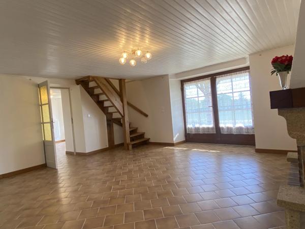 Propriété traditionnelle en pierre avec deux maisons indépendantes - idéale pour une double habitation