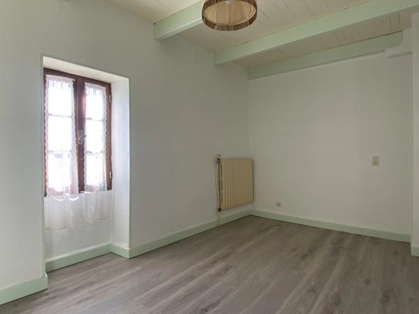 Propriété traditionnelle en pierre avec deux maisons indépendantes - idéale pour une double habitation