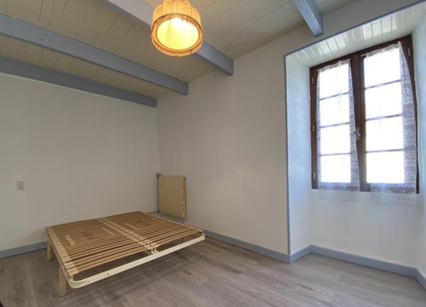 Propriété traditionnelle en pierre avec deux maisons indépendantes - idéale pour une double habitation