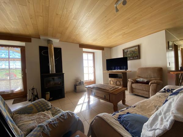 Propriété traditionnelle en pierre avec deux maisons indépendantes - idéale pour une double habitation