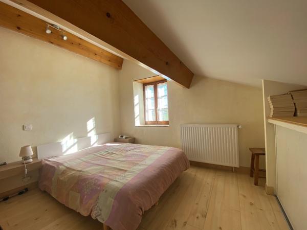 Propriété traditionnelle en pierre avec deux maisons indépendantes - idéale pour une double habitation