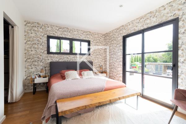 MAISON CONTEMPORAINE AVEC VUE SUR UN PARC BOISÉ