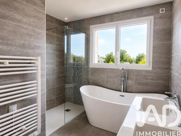 Maison à vendre 6 pièces 141 m² Conflans-sur-Loing