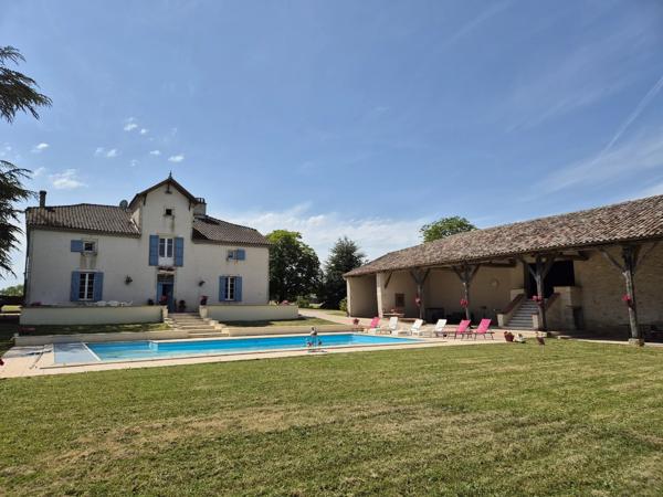 Propriété en pierre avec piscine, grange et 2,5 hectares – Proche Puymirol, Lot-et-Garonne