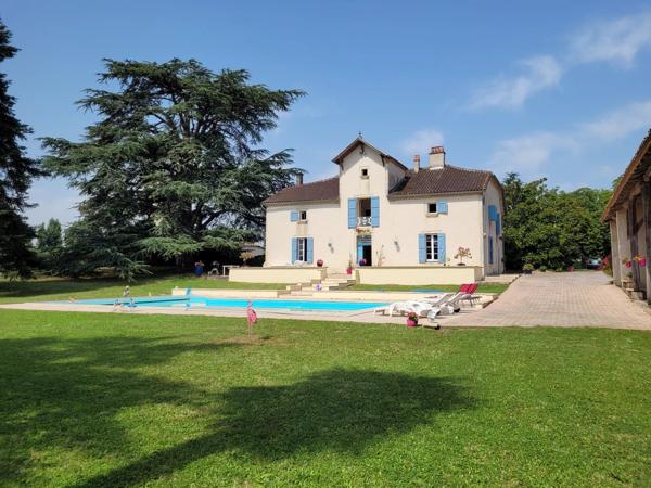 Propriété en pierre avec piscine, grange et 2,5 hectares – Proche Puymirol, Lot-et-Garonne