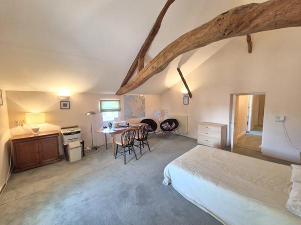 Propriété en pierre avec piscine, grange et 2,5 hectares – Proche Puymirol, Lot-et-Garonne