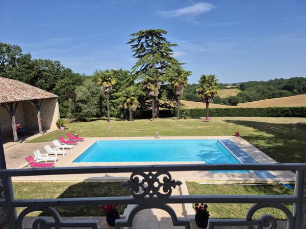 Propriété en pierre avec piscine, grange et 2,5 hectares – Proche Puymirol, Lot-et-Garonne