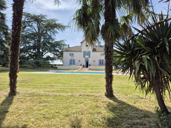 Propriété en pierre avec piscine, grange et 2,5 hectares – Proche Puymirol, Lot-et-Garonne