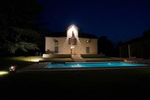 Propriété en pierre avec piscine, grange et 2,5 hectares – Proche Puymirol, Lot-et-Garonne