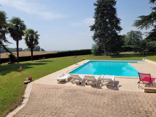 Propriété en pierre avec piscine, grange et 2,5 hectares – Proche Puymirol, Lot-et-Garonne