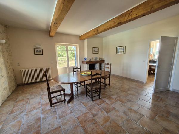 Propriété en pierre avec piscine, grange et 2,5 hectares – Proche Puymirol, Lot-et-Garonne