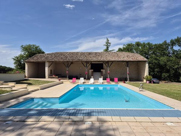Propriété en pierre avec piscine, grange et 2,5 hectares – Proche Puymirol, Lot-et-Garonne