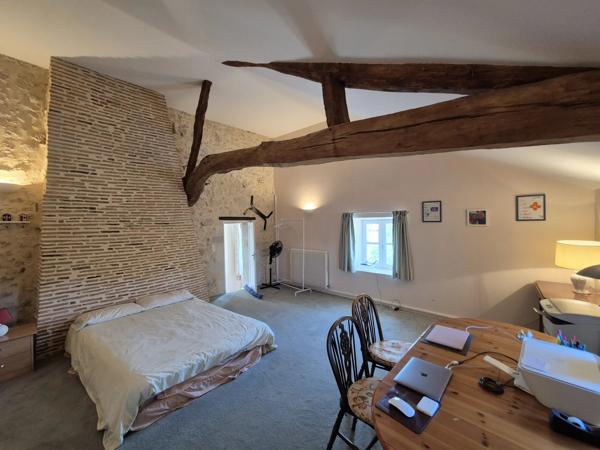 Propriété en pierre avec piscine, grange et 2,5 hectares – Proche Puymirol, Lot-et-Garonne