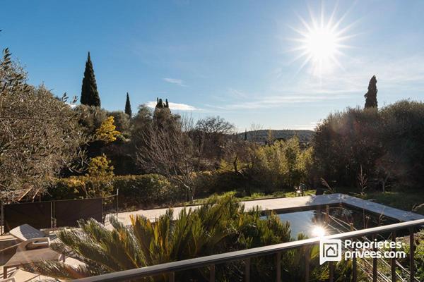 Maison individuelle avec piscine et dépendances - à pied du village de Peymeinade