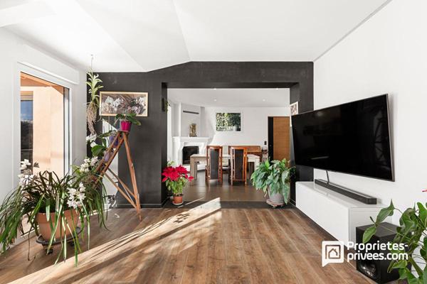 Maison individuelle avec piscine et dépendances - à pied du village de Peymeinade