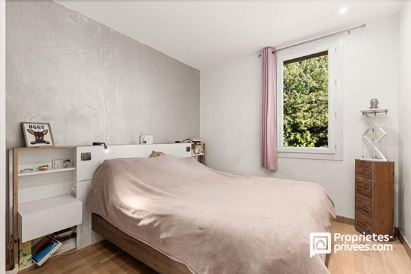 Maison individuelle avec piscine et dépendances - à pied du village de Peymeinade