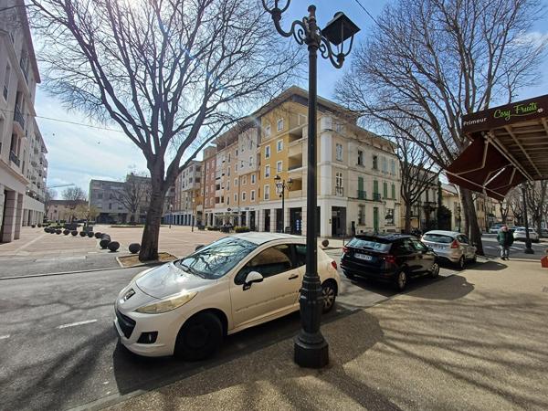 BEAU LOCAL - CENTRE VILLE - VISIBILITE