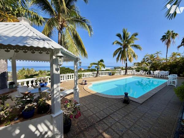 SAINT GILLES LES BAINS VILLA D'EXCEPTION A LA VUE IMPRENABLE