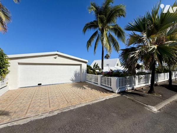 SAINT GILLES LES BAINS VILLA D'EXCEPTION A LA VUE IMPRENABLE