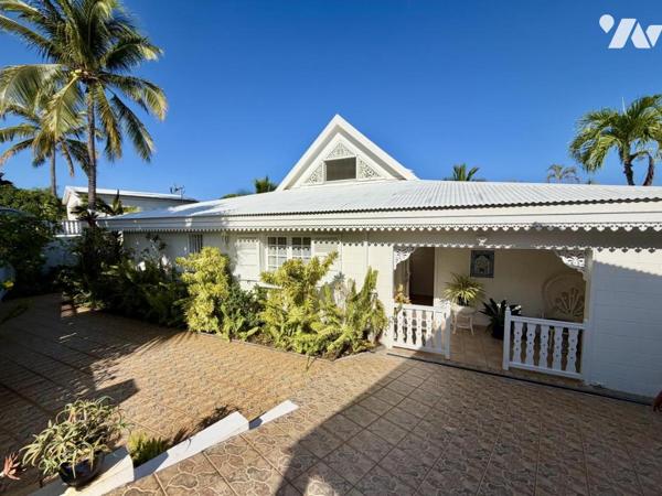 SAINT GILLES LES BAINS VILLA D'EXCEPTION A LA VUE IMPRENABLE